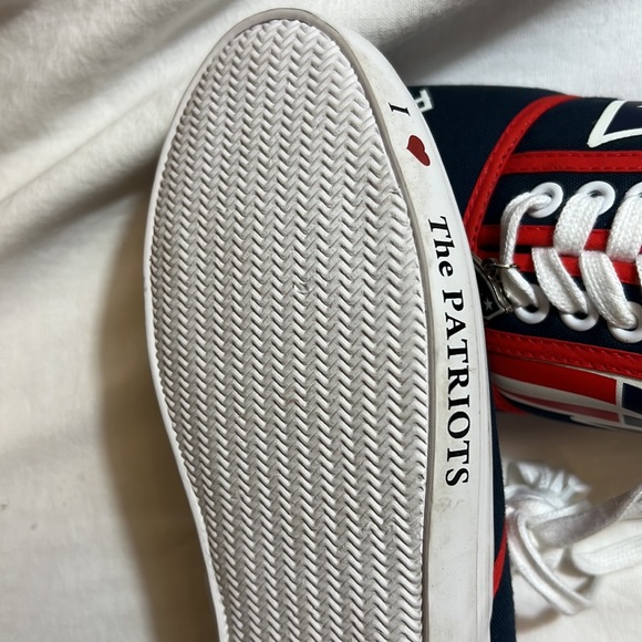 NFL PROPERTIES 2016 NEW ENGLAND PATRIOTS SNEAKERS TENNIS SHOES WOMAN SIZE 8.5 - Picture 6 of 8